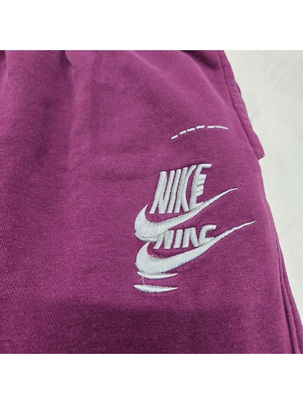 EUC Men's MEDIUM Nike Sportswear Fleece Jogger Pants Sangria Purple DM6871-610
